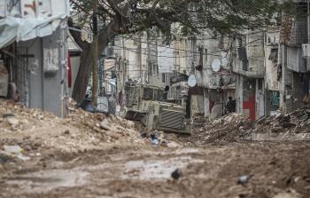 عمليات مداهمة وتجريفٌ للشَّوارع.. الاحتلال يصعِّد عدوانه على طولكرم