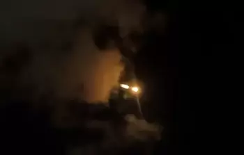 صاروخ يمني يشل مطار 