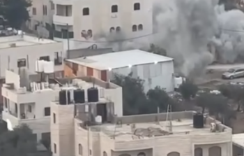 الخليل: الاحتلال يفجِّر منزل الأسير عز الدين مسالمة في بيت عوا