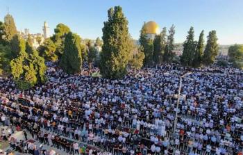 80 ألفًا يؤدُّون صلاة عيد الأضحى في المسجد الأقصى رغم قيود الاحتلال