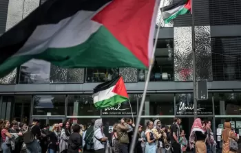 أوروبا تدير ظهرها لـ (إسرائيل).. استطلاع يكشف تراجع غير مسبوق في شعبيتها