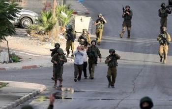 الاحتلال يشنُّ حملة اعتقالات ومداهمات واسعة في الضَّفة الغربيَّة