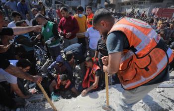 عالقون تحت الأنقاض.. مؤسسات مدنيّة: فقدان 350 مواطنًا بغزة خلال أسبوعين