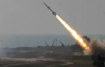 القوَّات المُسلَّحة اليمينَّة تستهدف مطار 