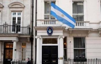 الأرجنتين ترحل قسرًا عائلة فلسطينية بعد احتجازها