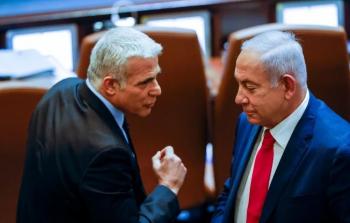 لابيد يُهاجم حكومة نتنياهو:  تقودنا إلى كارثة سياسية وتُعرِّض جنودنا للخطر المُتواصل في غزَّة