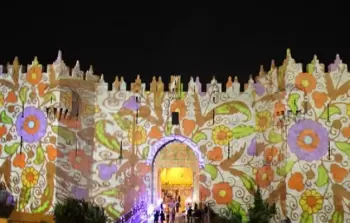 باب العمود أحد أبواب القدس خلال مهرجان الأنوار التهويدي