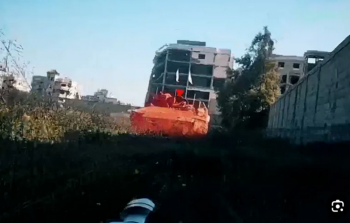 كتائب القسَّام تستهدف ناقلة جند صهيونية جنوب شرق مدينة دير البلح