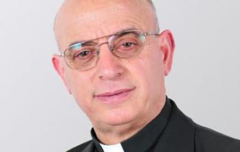 الأب حزبون: 