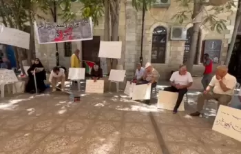 قيادات ونشطاء في رام الله يواصلون الإضراب عن الطعام