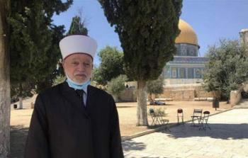 قوات الاحتلال تعتقل المفتي العام للديار الفلسطينية من داخل باحات المسجد الأقصى
