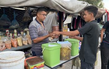 اقتصاد بلا نقود.. مقايضة السلع خيار اضطراري لأهالي غزة