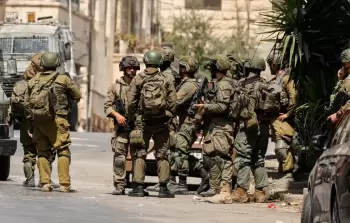 قوات الاحتلال تعتقل فلسطينيًا بعد إطلاق النار عليه وإصابته في نابلس