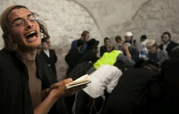 مستوطنون يقتحمون 