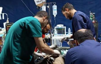 مجمع الشفاء: الاحتلال يستخدم غازات مجهولة ويصيب المدنيين بالاختناق في غزَّة