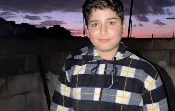 من بين الركام.. أحمد العبادلة يقاتل للبقاء بعد أن خسر عائلته وجسده