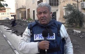 عائلة الصحفي الفلسطيني السمودي تحذر من تدهور صحته بسجون الاحتلال