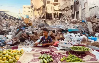 أزمات غزة الاقتصادية: عندما ينهار السوق الحر وتفشل اليد الخفية في حماية الفقراء