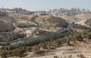 أكسيوس: (إسرائيل) تناقش بجدية ضم 60% من الضفة الغربية