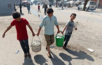 تجهيل الأطفال... حقُّ التَّعليم يتيه في غياهب المعاناة بغزَّة