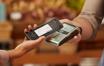 الدَّفع الإلكترونيِّ بغزَّة... أمل اقتصاديّ في وجود أزمة النَّقد