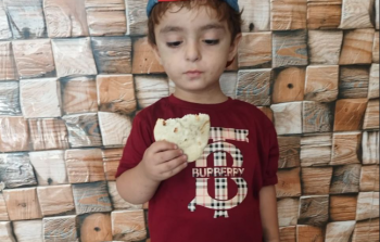 رصاصة قنَّاص تنهي حلم أب بطعام لابنه الصَّغير