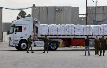 الاحتلال يواصل هندسة التجويع.. نقص المساعدات يتجاوز 86% وأكثر من 95% من سكان غزة بلا دخل