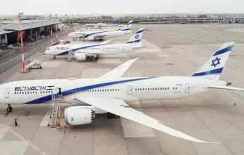 متظاهرون يُهاجمون مكاتب 