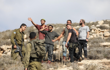 إصابة 20 فلسطينيًا في هجوم للمستوطنين جنوب الخليل