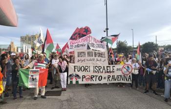 ميناء إيطالي يمنع دخول شاحنتين تحمل أسلحة إلى الاحتلال