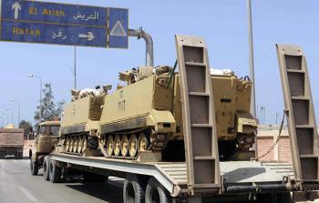 (إسرائيل) قلقة من التعزيزات المصرية الكبيرة في سيناء