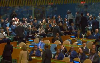 خطيبُ الأُمَمِ المتّحدةِ الذي أَغلَقَ النّاسُ له آذانَهم