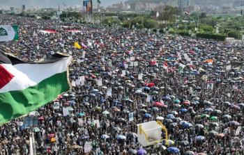 اليمن.. مسيرات مليونية تؤكد الاستمرار في نصرة غزة والتضامن مع قطر
