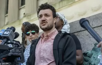 محكمة أمريكية تقضي بترحيل الناشط الفلسطيني محمود خليل