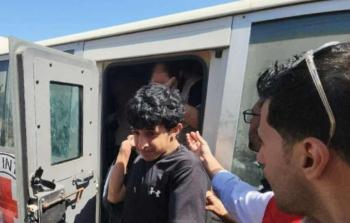 الاحتلال يُفرج عن 13 أسيرًا من غزة بعد أشهر من الاعتقال