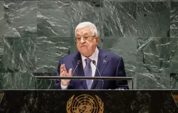 عباس دعا إلى نزع سلاح المقاومة وقال إن حركة حماس لن تكون جزء من أي حكم فلسطيني