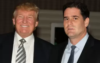 تحليل: من ديرمر إلى ترامب.. مبادرات بلا ضمانات لوقف العدوان