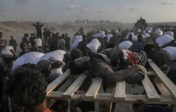 الاحتلال يرتكب مجزرة دامية بحقِّ منتظري المُساعدات  وسط قطاع غزة