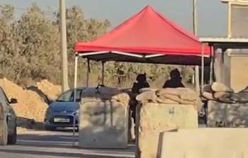 جيش الاحتلال يعدم شابًا فلسطينيًا قرب حاجز 