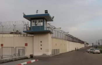 80 شهيدًا بين صفوف المعتقلين داخل سجون الاحتلال