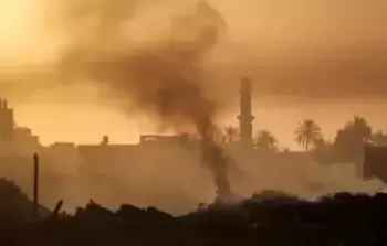 خروقات جديدة لاتِّفاق الهدنة... الاحتلال يستهدف باصًا مدنيًّا شرق غزَّة