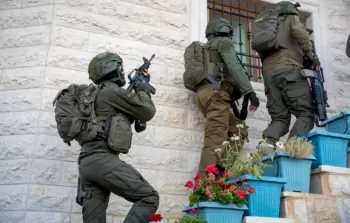 الاحتلال يشنُّ حملة اعتقالات واسعة في الضفة والقدس