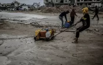 كارثة بيئية جرَّاء توقف مضخات الصرف الصحي