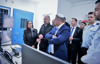 بن غفير خلال زيارة سجن نفحة في صحراء النقب