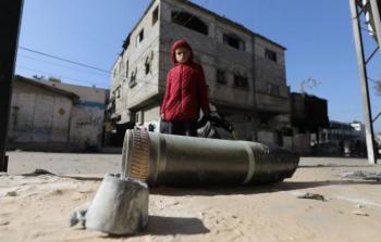 الدفاع المدني بغزّة: طواقمنا عثرت على صواريخ وعبوات لم تنفجر ولا بدّ من تدخُّل الجهات الدّوليّة