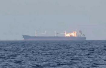 صورة أرشيفية لانفجار سفينة قبالة السواحل اليمنية