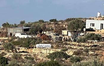 الاحتلال يطلق النار على مزارعين في كوبر