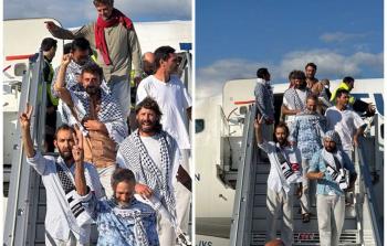 وصول طائرة تركية تقل ناشطي 