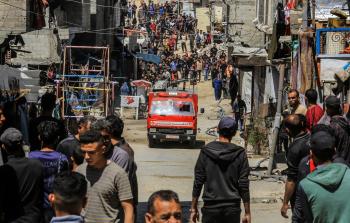 الدفاع المدني يواجه عجزاً كبيراً في المعدات والآليات اللازمة لإزالة الأنقاض والبحث عن المفقودين