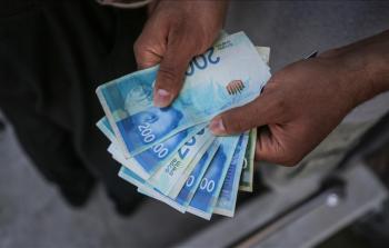 منذ عام 2019 بدأت سلطات الاحتلال اقتطاع مبالغ من أموال المقاصة الفلسطينية بذرائع مختلفة